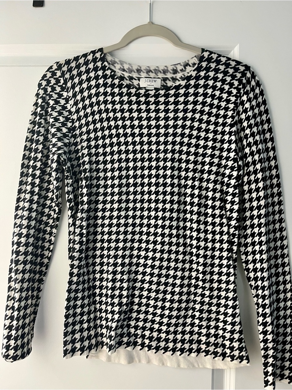 J. Crew Black & White Houndstooth Long Sleeve light sweater